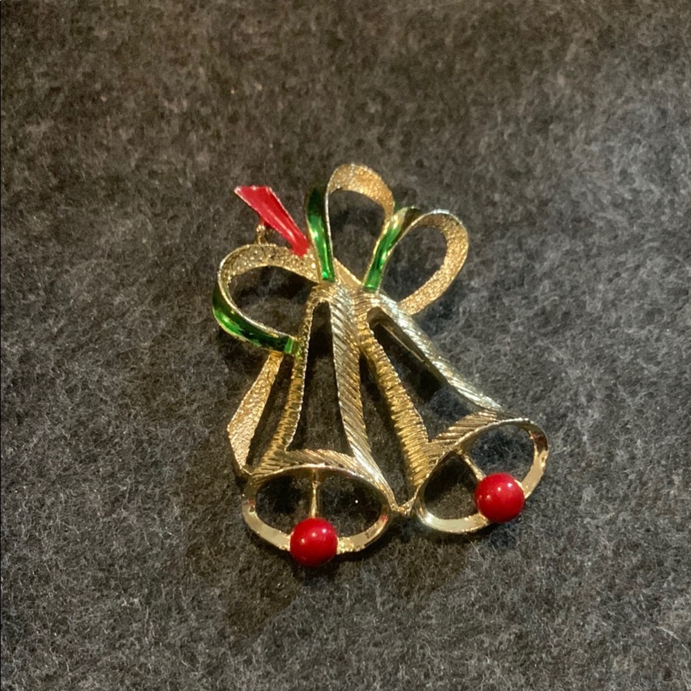 Vintage Christmas Gerry’s Gold Bell Brooch